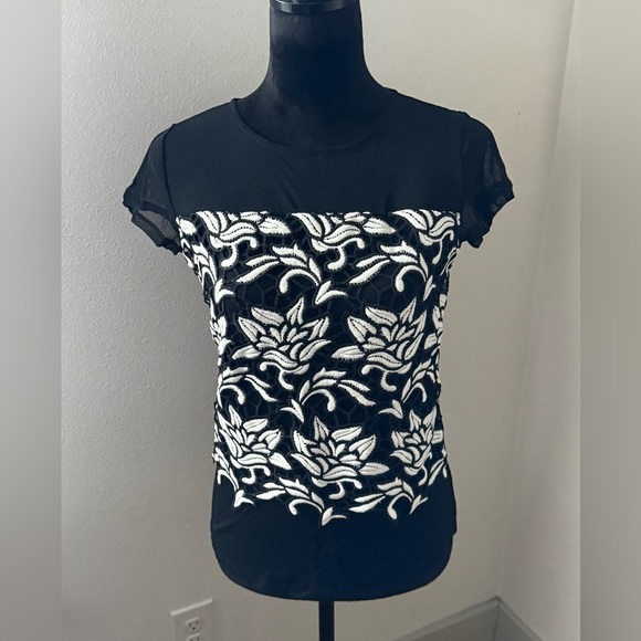 INC International Concepts Black and White Floral embroidered mesh Top Sz PP - Picture 1 of 4